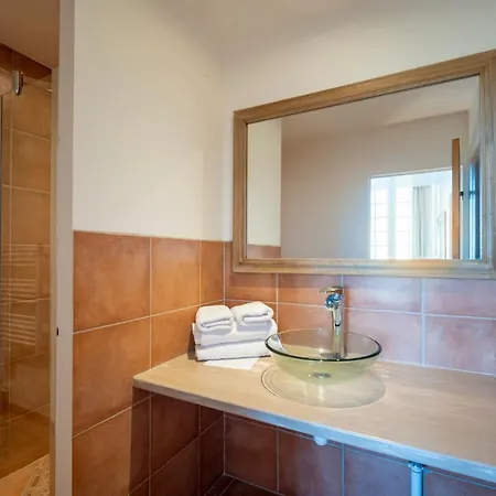 Отель Chateau De Loubejac Lamothe-Capdeville