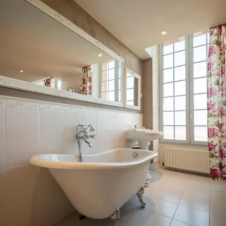 Chateau De Loubejac Отель 3*