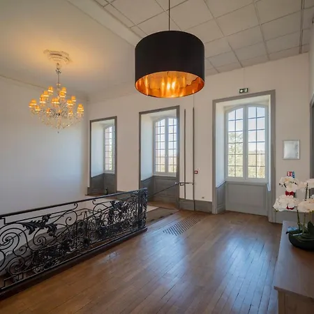 Chateau De Loubejac Отель