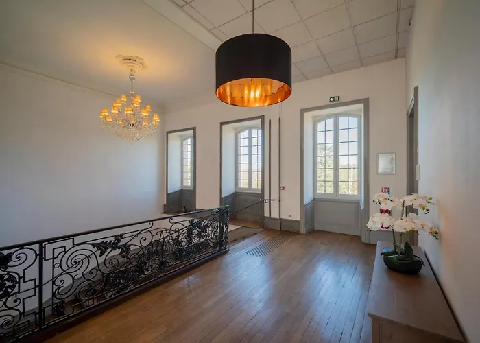 Château De Loubéjac Hotel